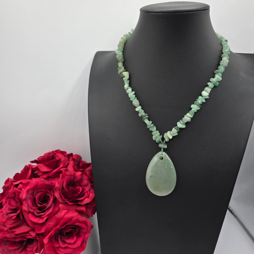 Green Aventurine Chip Stone Necklace Teardrop Pendant Silver Barrel Clasp‎ 18in